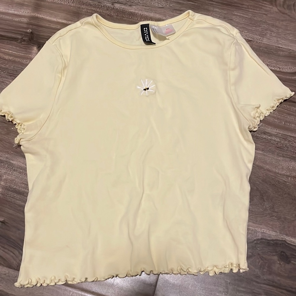 DIVIDED yellow baby tee